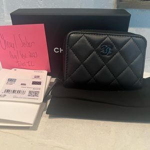 Chanel 23B So Black Card Holder